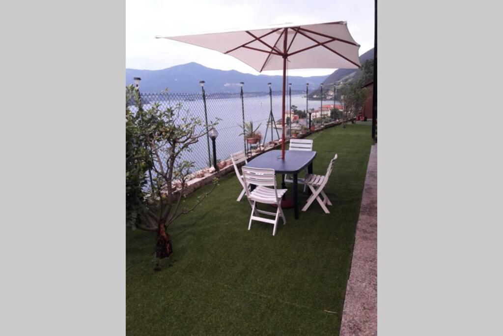 Appartamento Sul Lago D'Iseo タヴェルノラ・ベルガマスカ エクステリア 写真