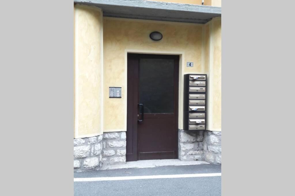 Appartamento Sul Lago D'Iseo タヴェルノラ・ベルガマスカ エクステリア 写真